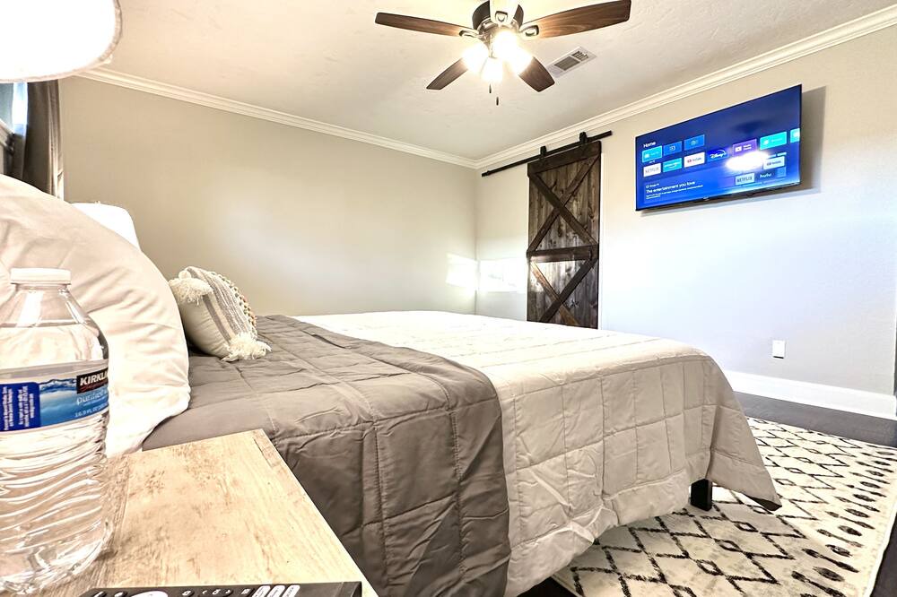 Photo of Bedroom in Cloverleaf