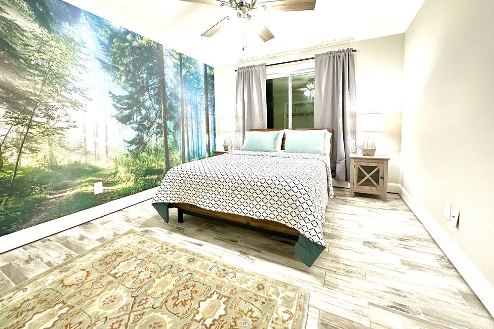 Photo of Bedroom in Cloverleaf