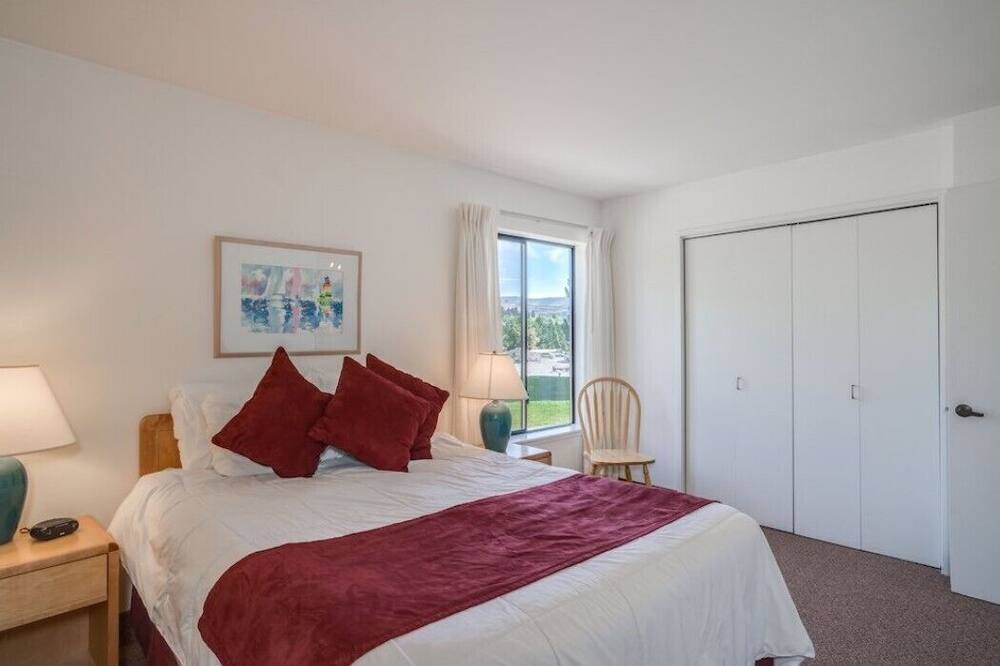 Photo of Bedroom in Wapato Point