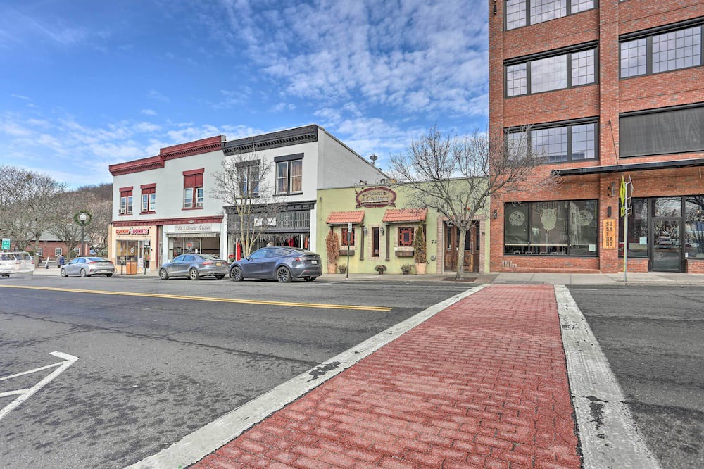 Photo of Others in Tallman