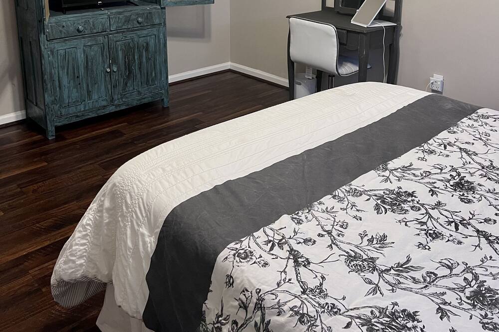 Photo of Bedroom in Montgomery