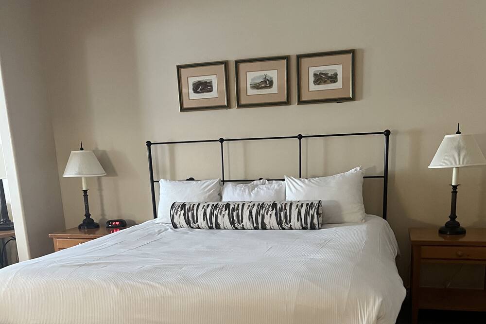 Photo of Bedroom in Oro-Medonte