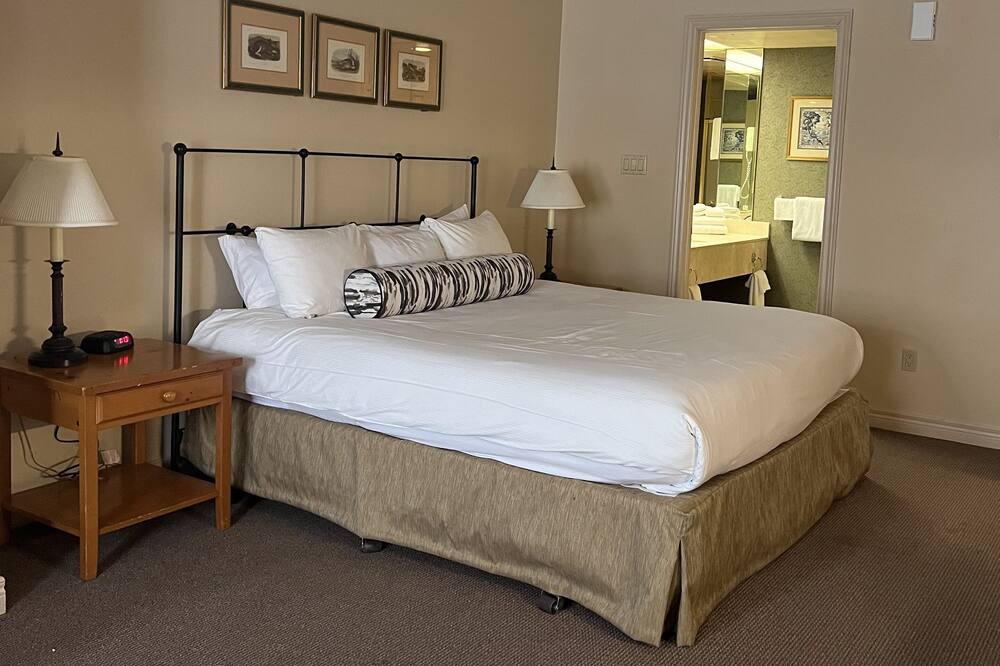 Photo of Bedroom in Oro-Medonte
