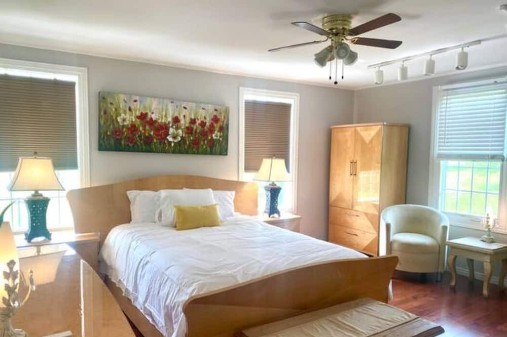 Photo of Bedroom in Cayuga