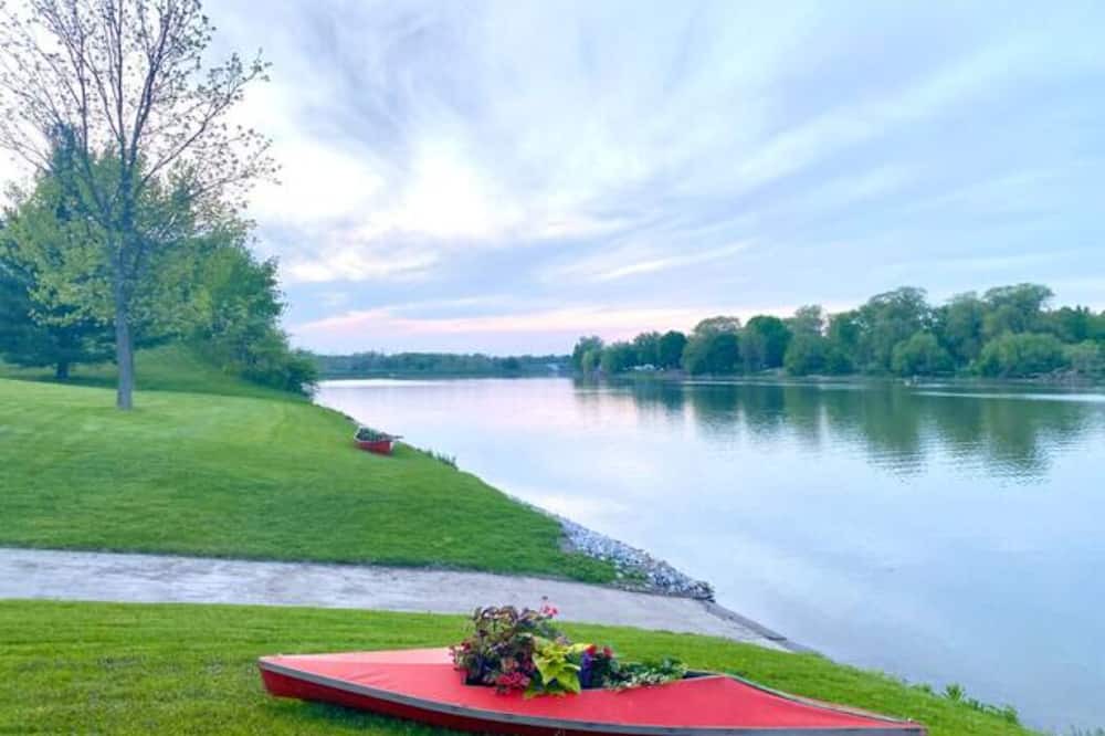 Photo of Outdoor in Cayuga
