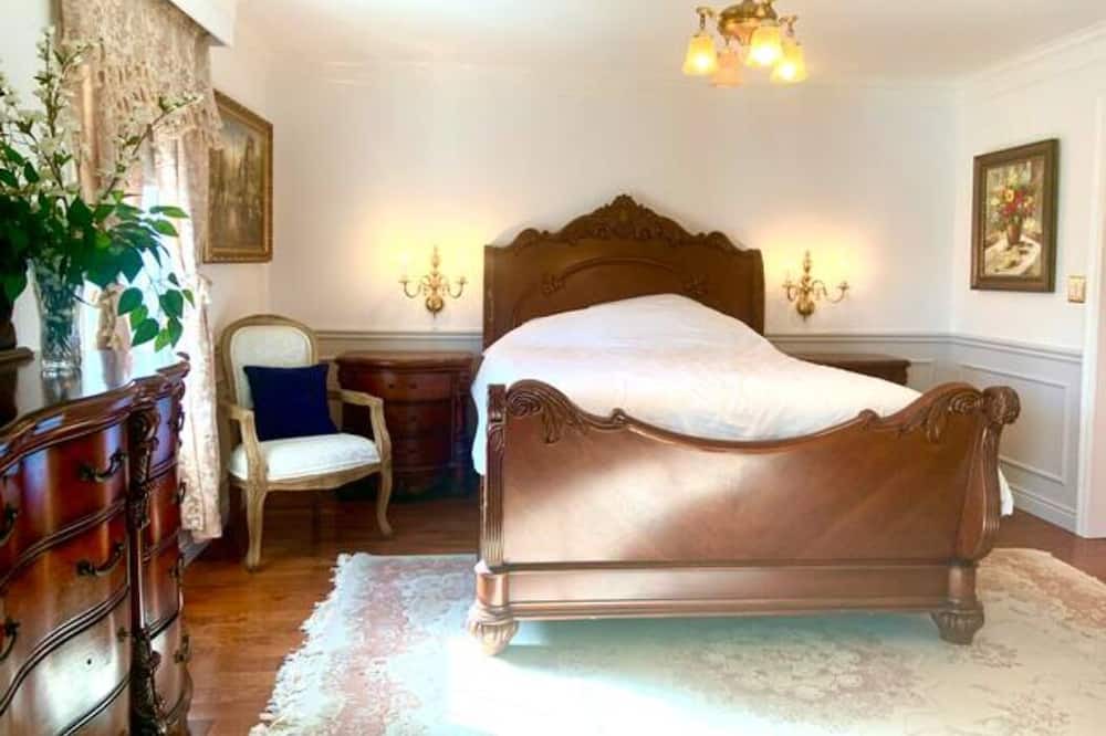 Photo of Bedroom in Cayuga