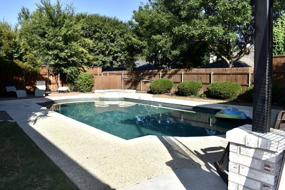 Photo of Outdoor in Denton