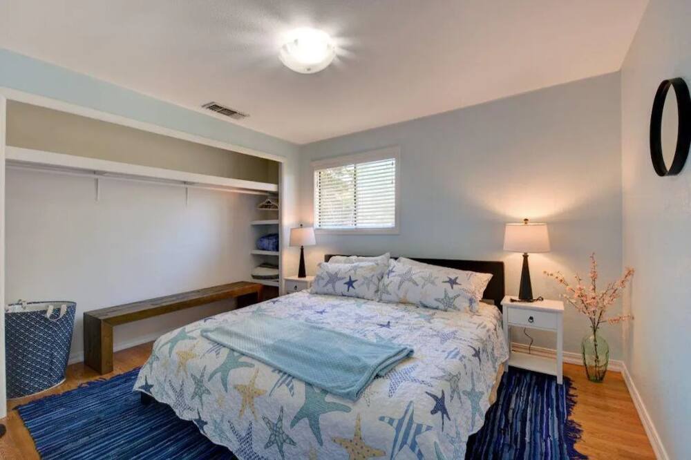 Photo of Bedroom in Port Orford