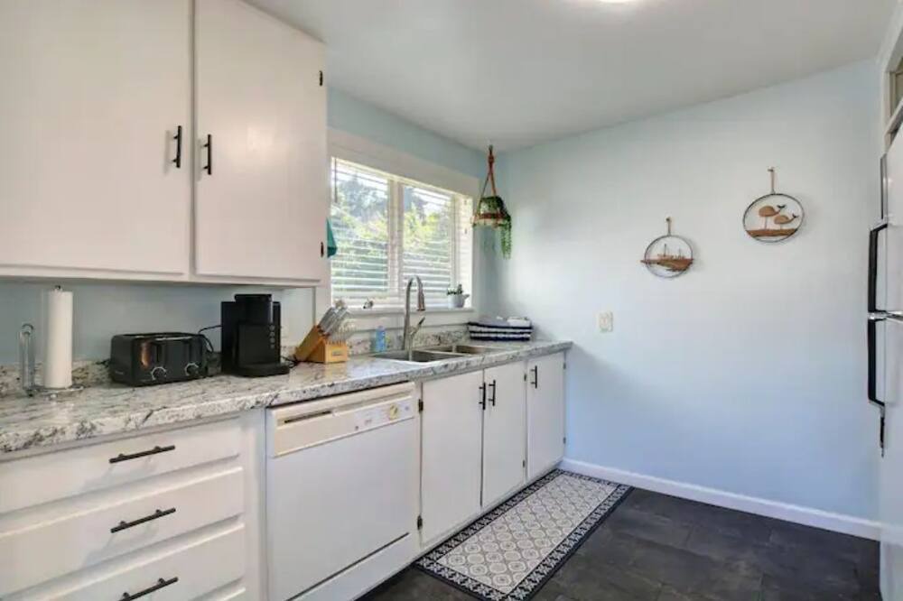 Photo of Kitchen in Port Orford
