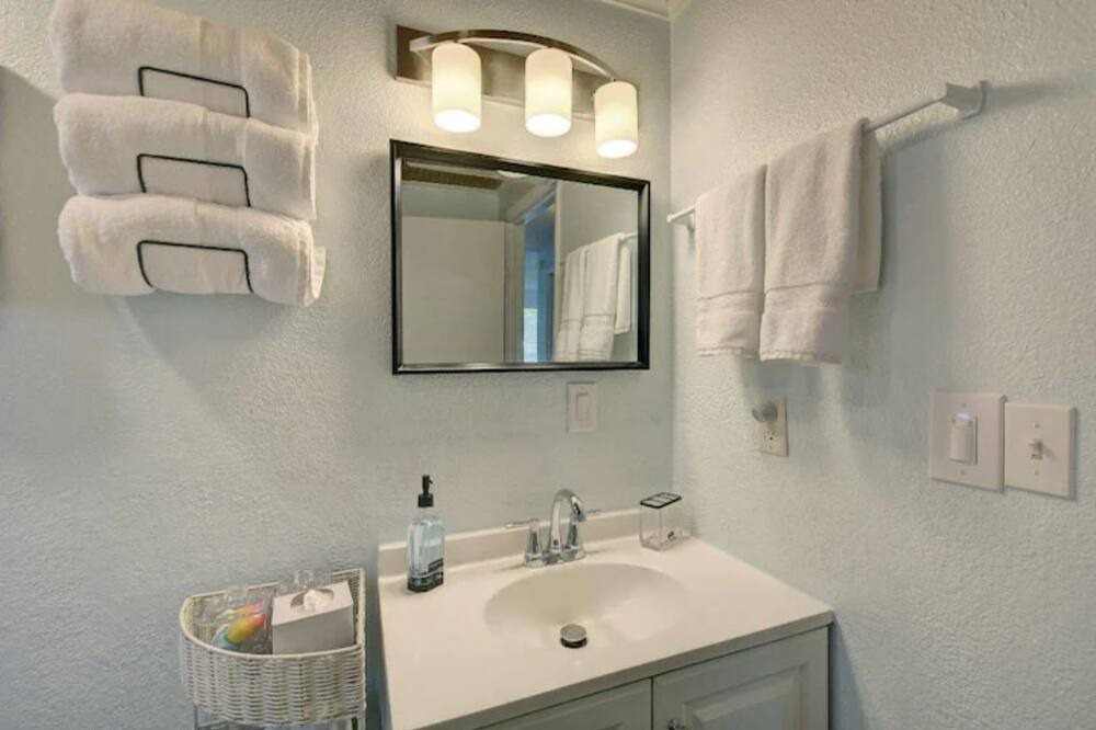 Photo of Bathroom in Port Orford