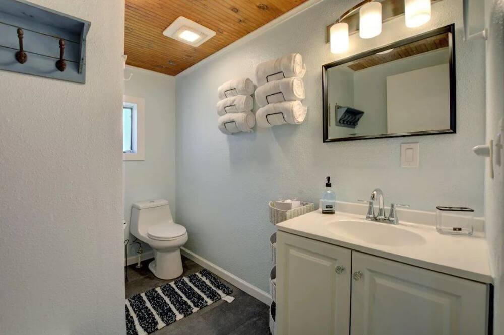 Photo of Bathroom in Port Orford