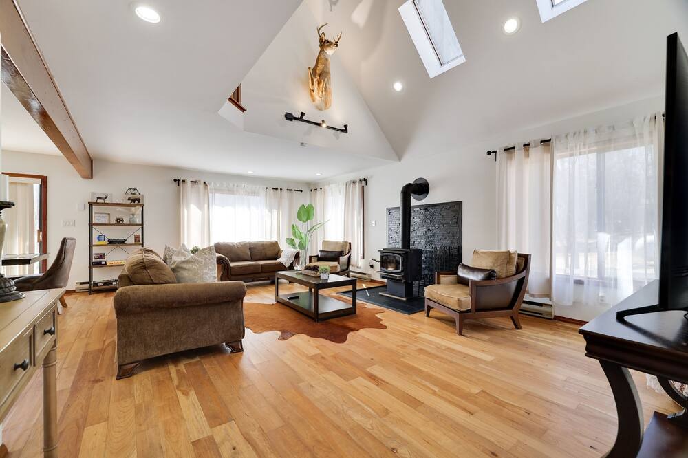 Photo of Livingroom in East Stroudsburg