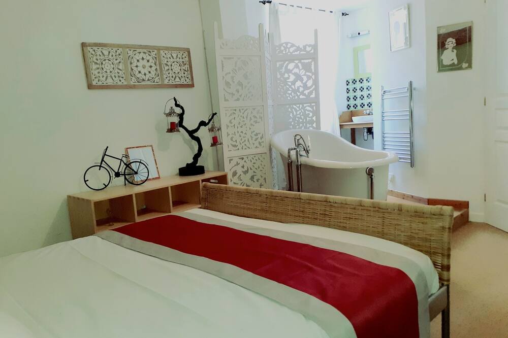 Photo of Bedroom in Lucy-sur-Cure