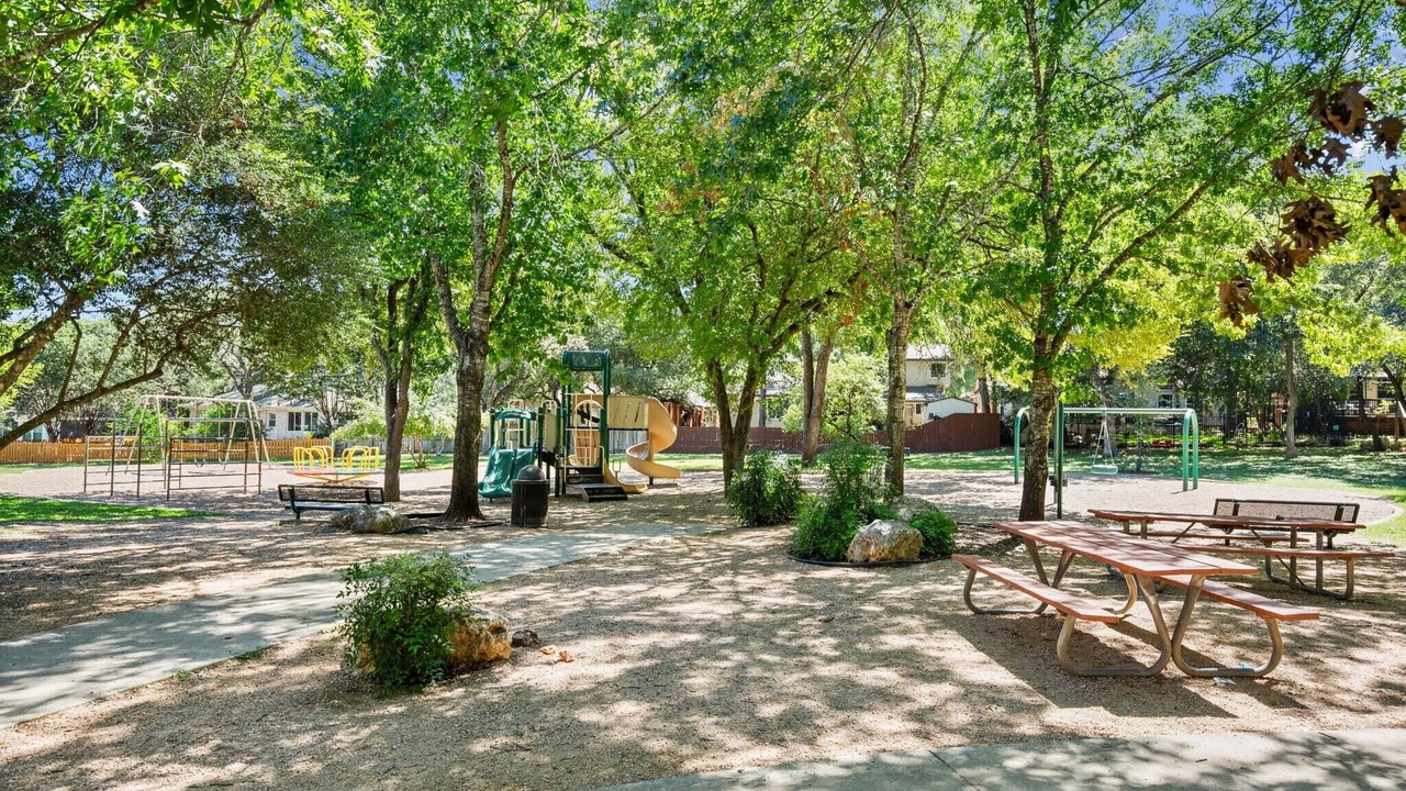 Photo of Outdoor in Southland Oaks