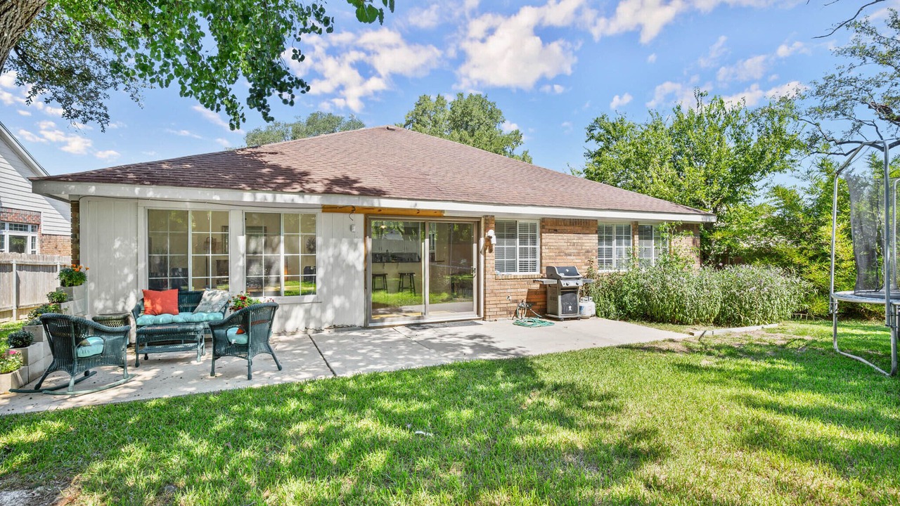 Photo of Outdoor in Southland Oaks
