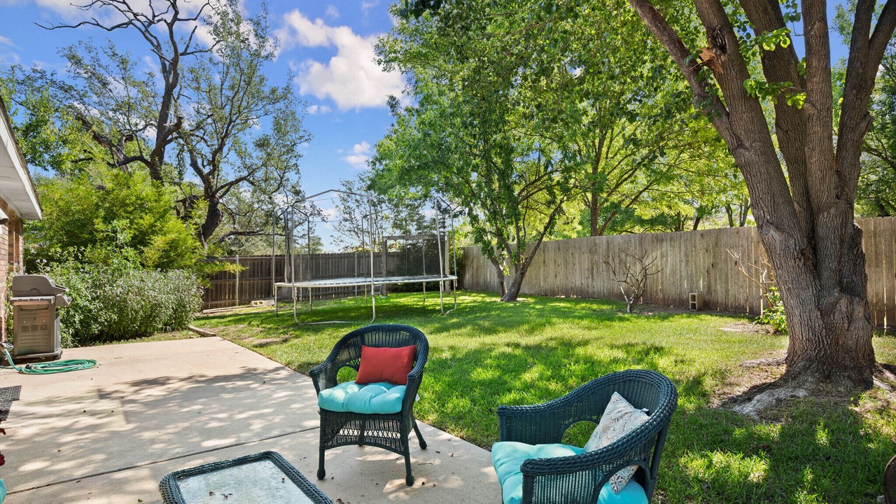 Photo of Outdoor in Southland Oaks