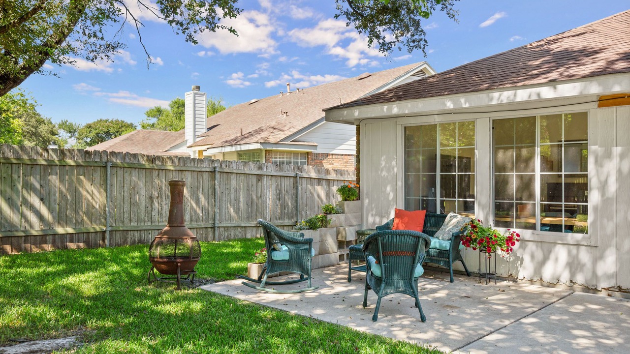 Photo of Outdoor in Southland Oaks