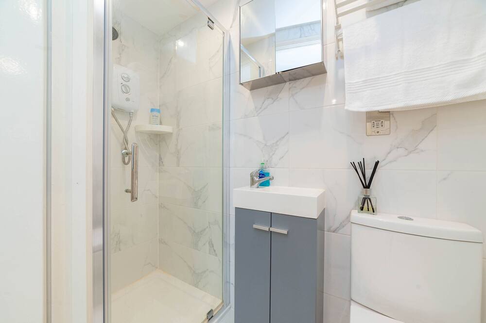 Photo of Bathroom in Wimbledon