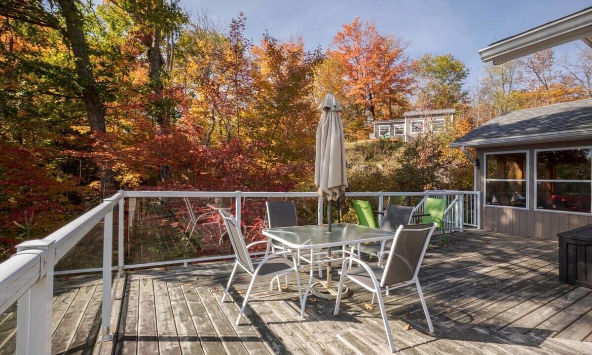 Photo of Outdoor in McKellar