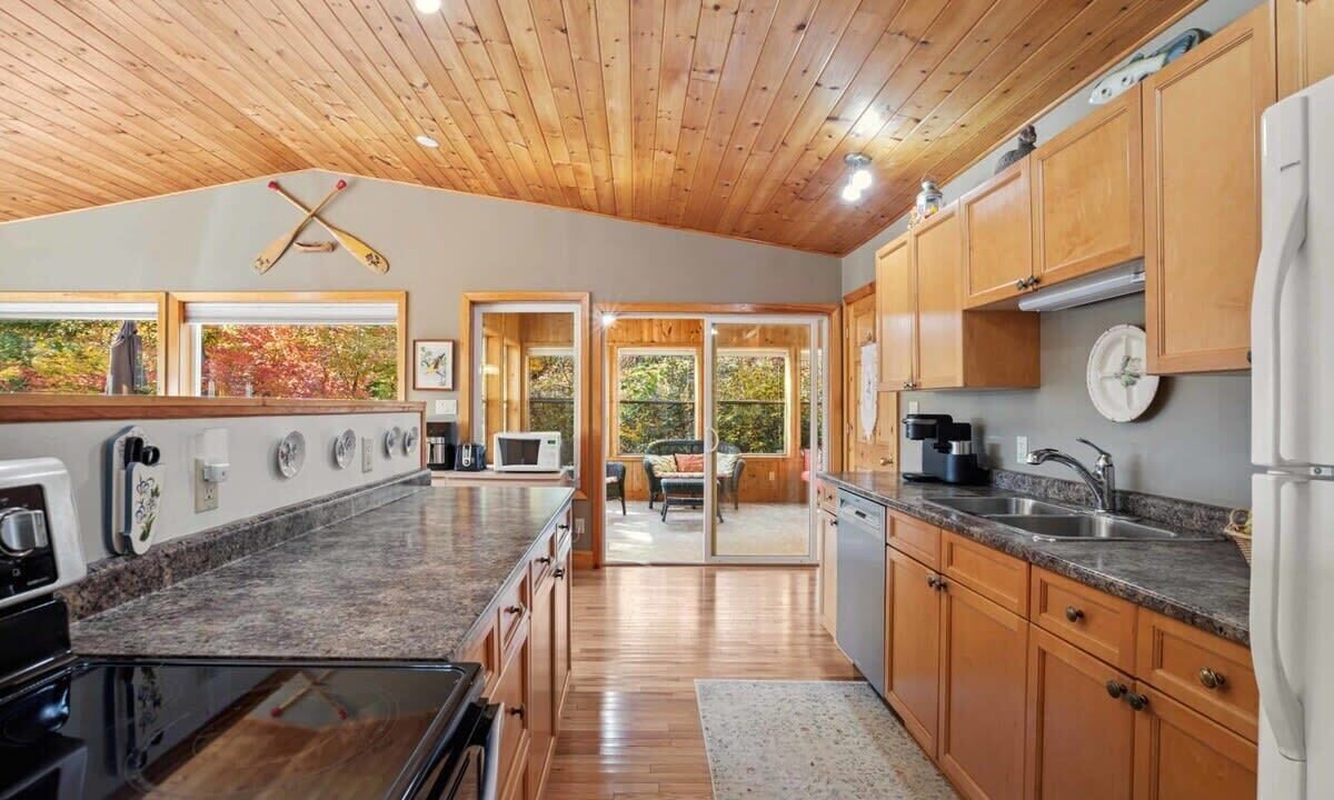 Photo of Kitchen in McKellar