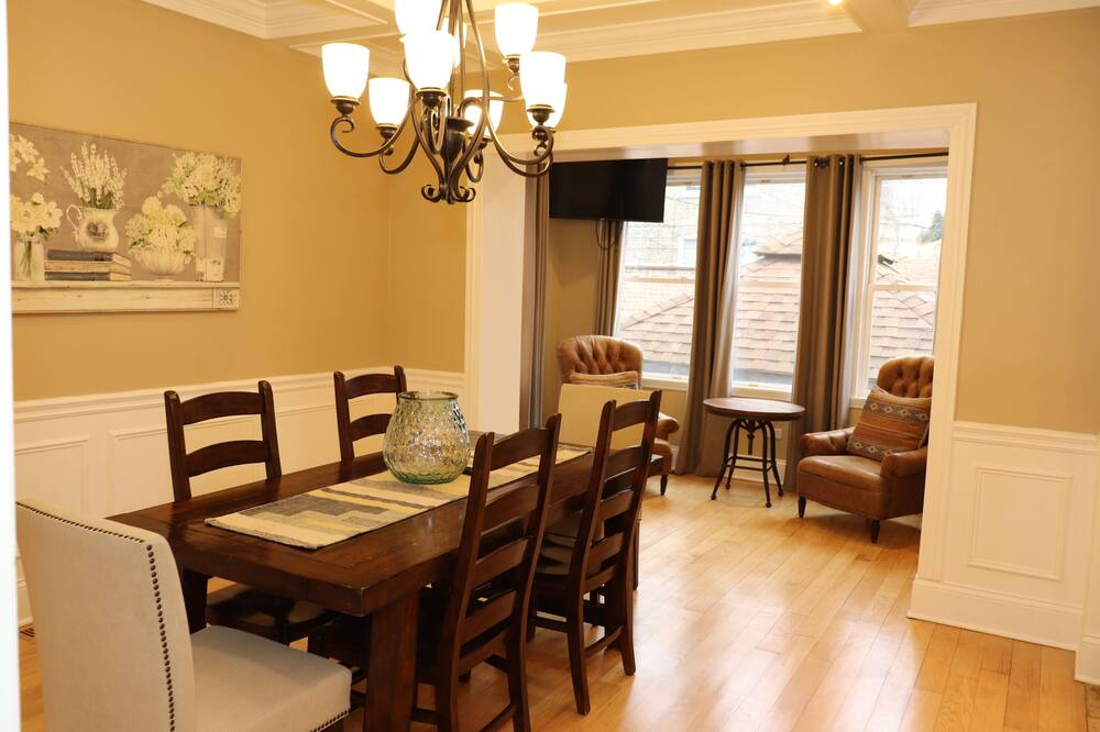 Photo of Others in Albany Park