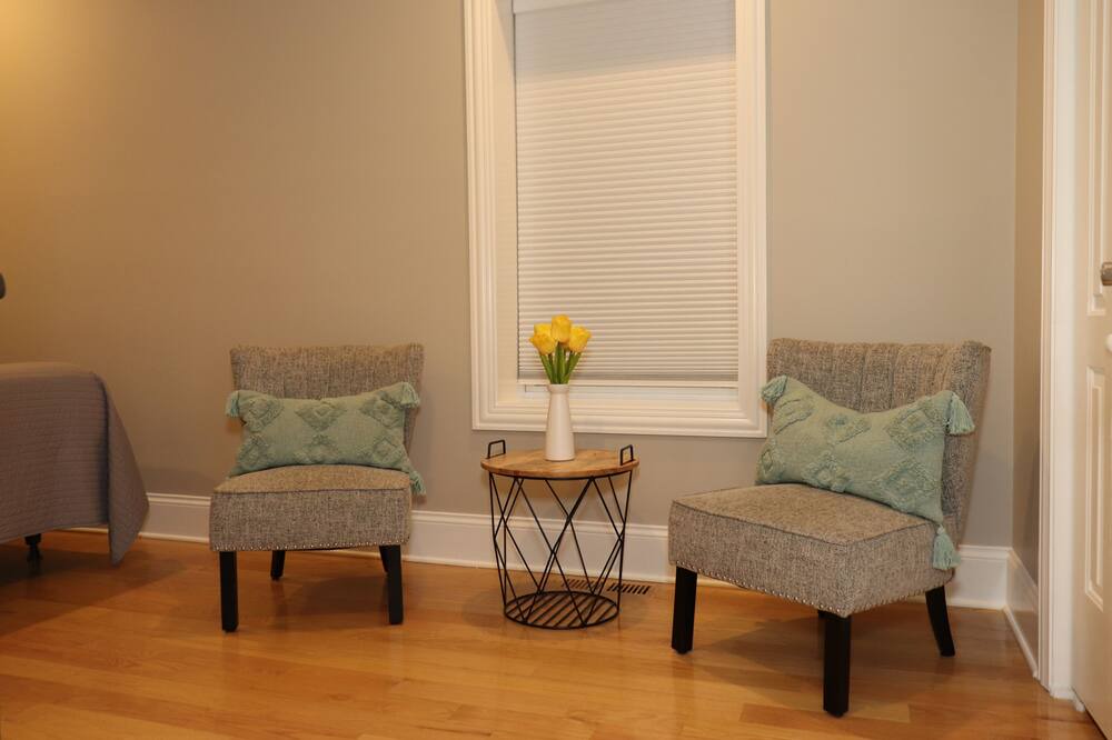 Photo of Others in Albany Park