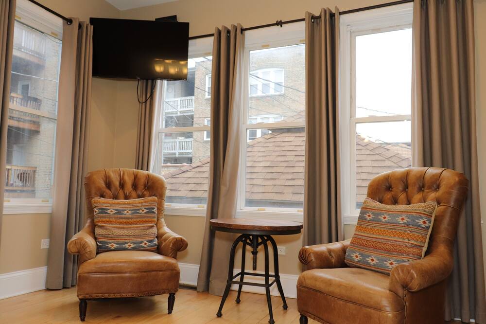 Photo of Others in Albany Park