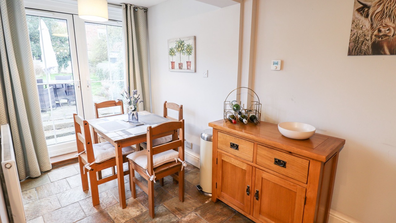 Photo of Others in Roos