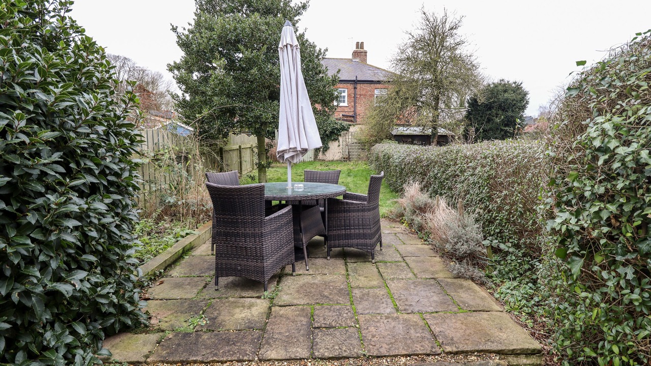 Photo of Others in Roos