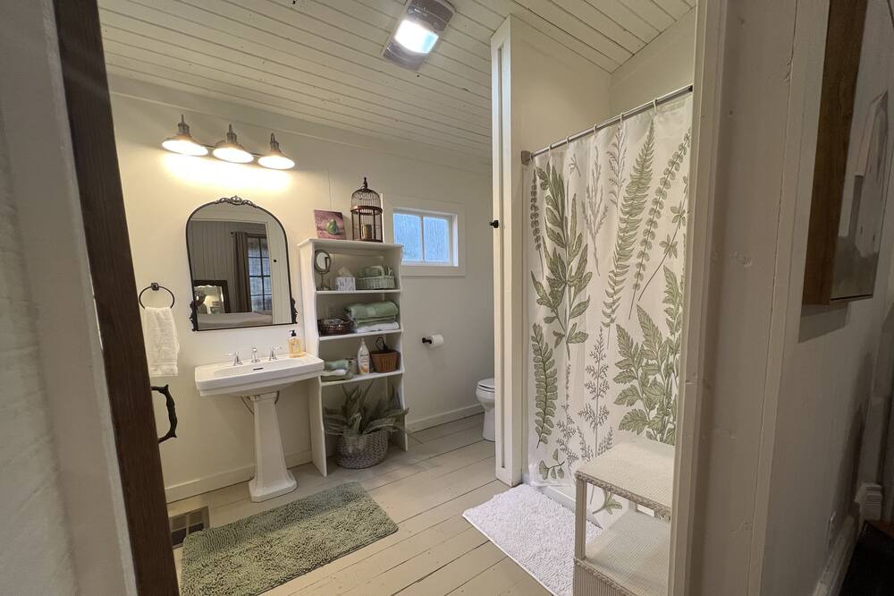 Photo of Bathroom in McComb