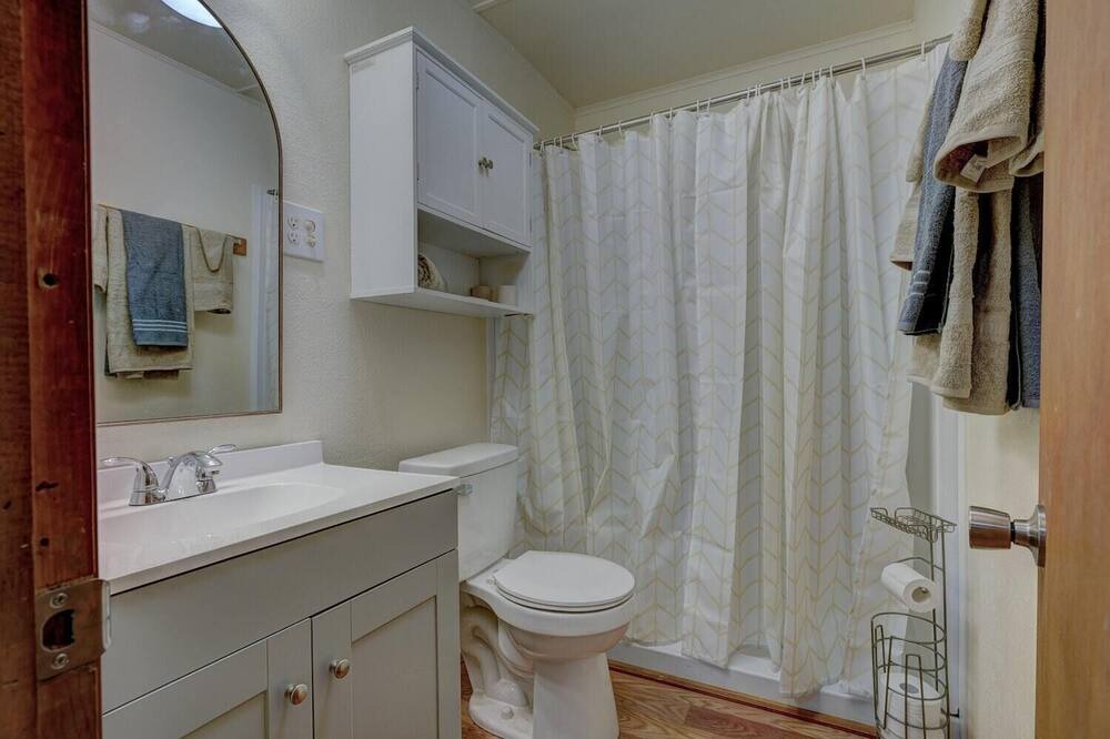 Photo of Bathroom in Cleveland County