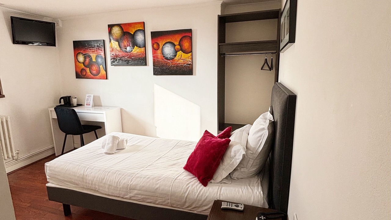 Photo of Bedroom in Divonne-les-Bains