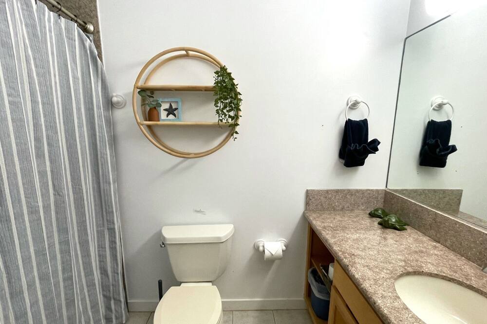 Photo of Bathroom in Kahuku