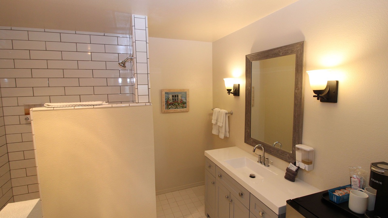 Photo of Bathroom in Baywood Park