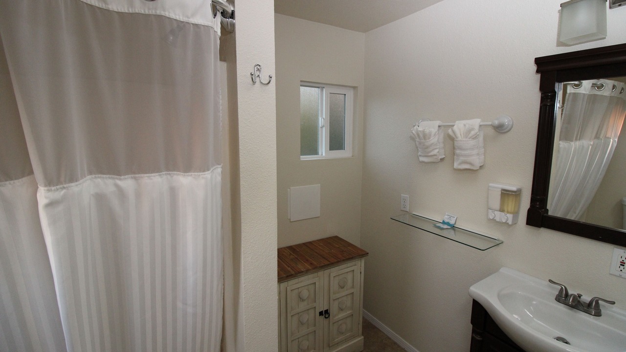Photo of Bathroom in Baywood Park