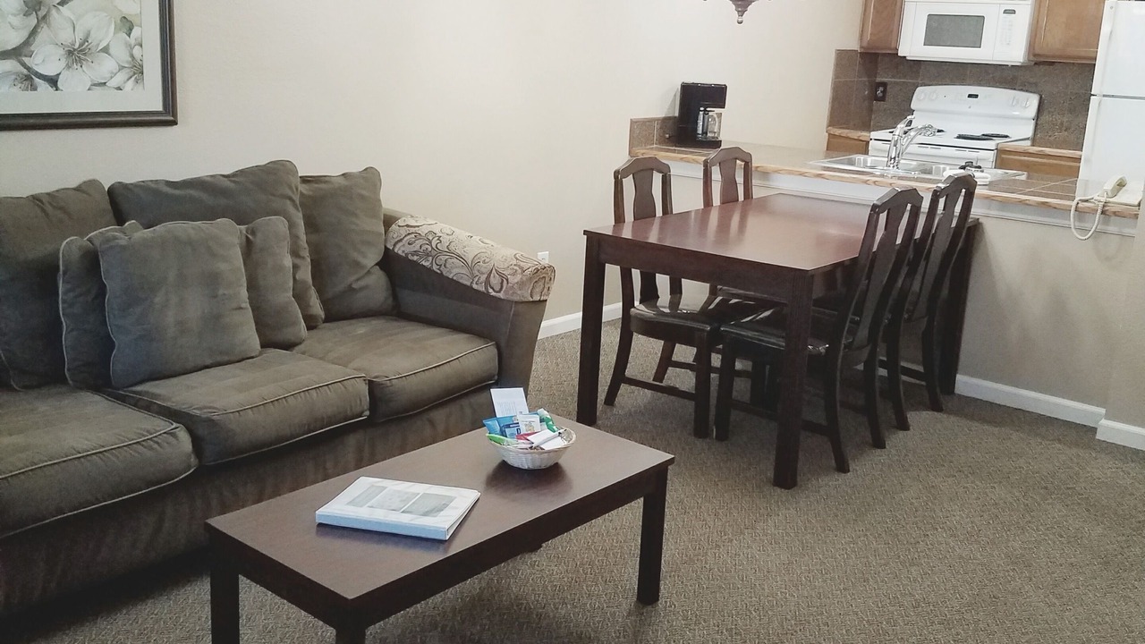 Photo of Livingroom in Lansing