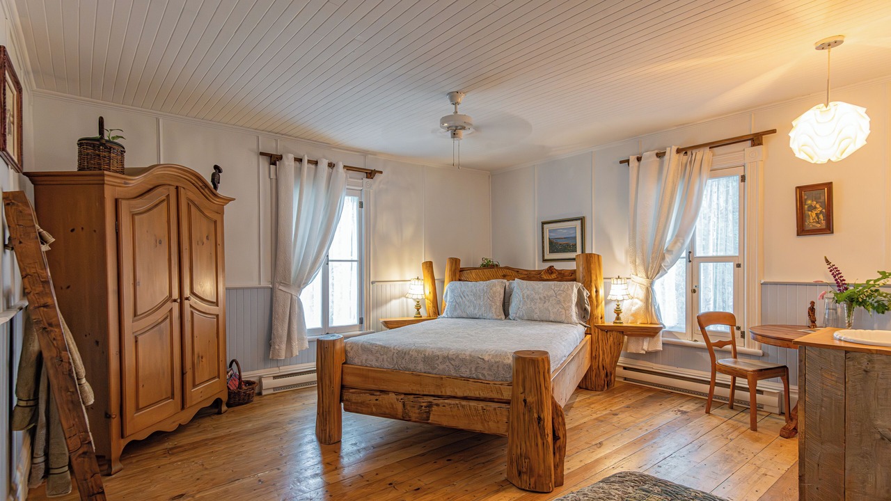 Photo of Bedroom in Baie-St-Paul