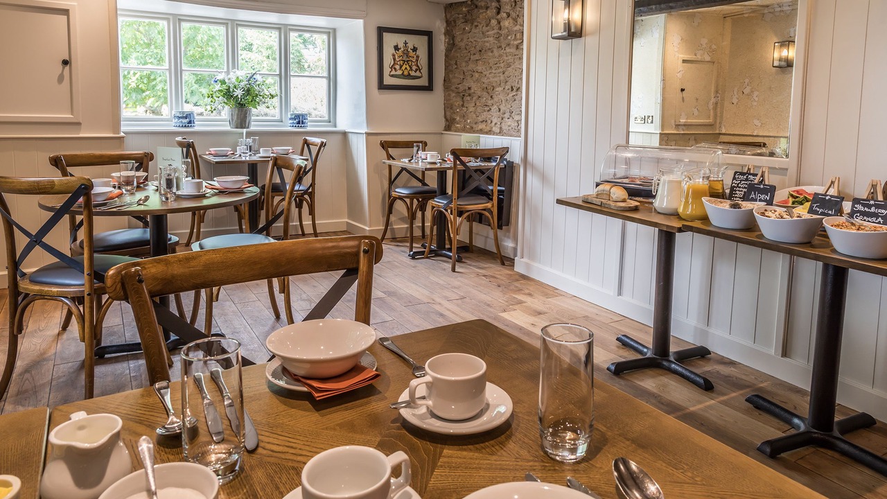 Photo of Others in Elton