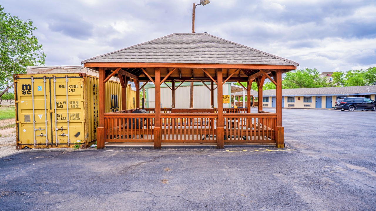 Photo of Patio Balcony in Ira