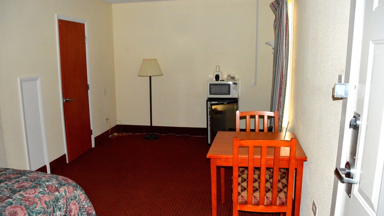 Photo of Livingroom in Yorktown