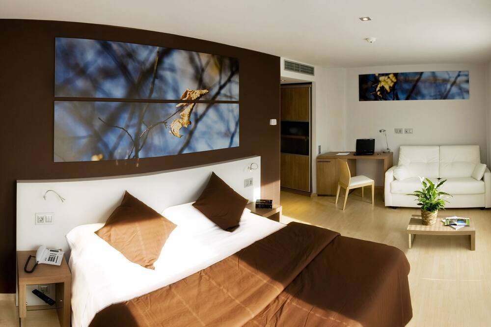Photo of Bedroom in Campdevanol