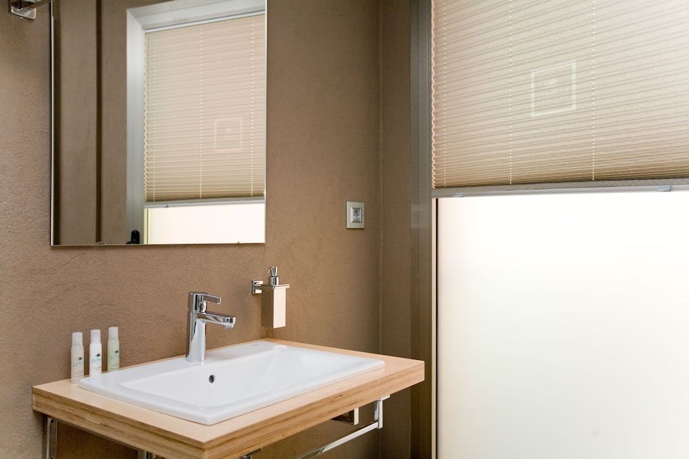 Photo of Bathroom in Campdevanol