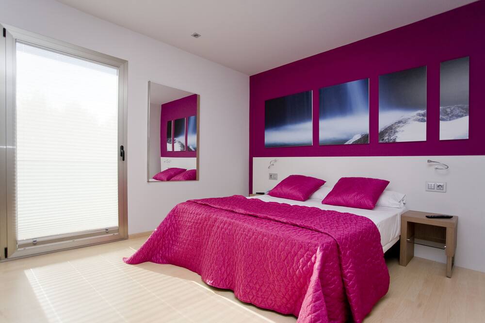 Photo of Bedroom in Campdevanol