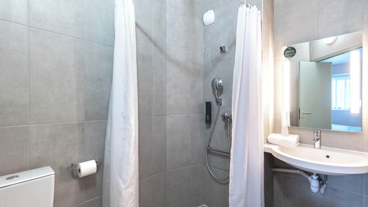 Photo of Bathroom in Lezennes