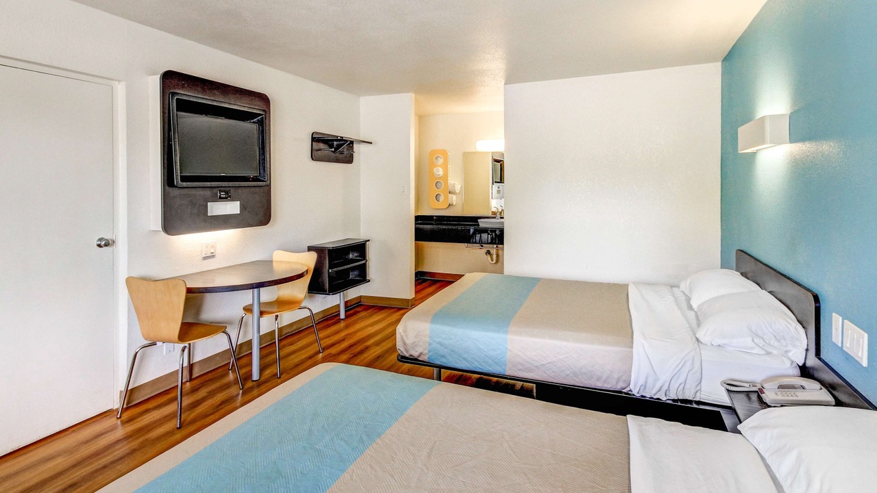 Photo of Bedroom in Lacy-Lakeview