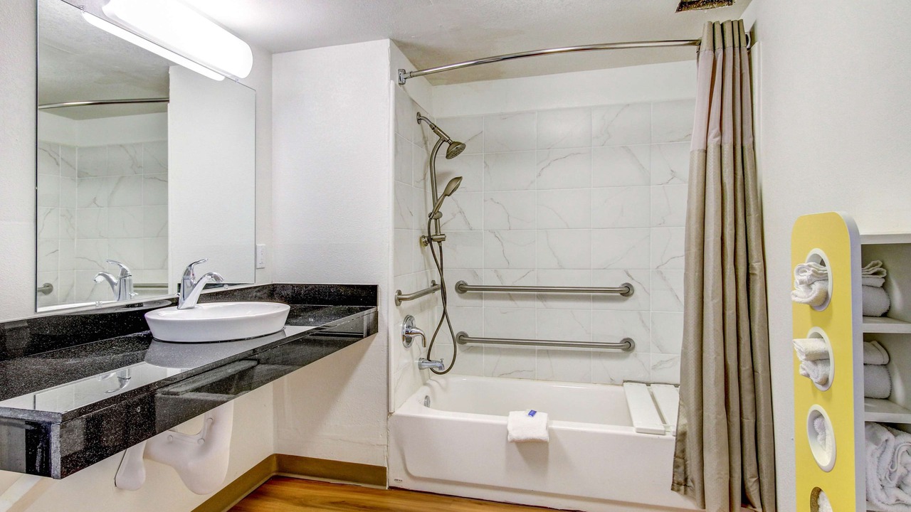 Photo of Bathroom in Lacy-Lakeview
