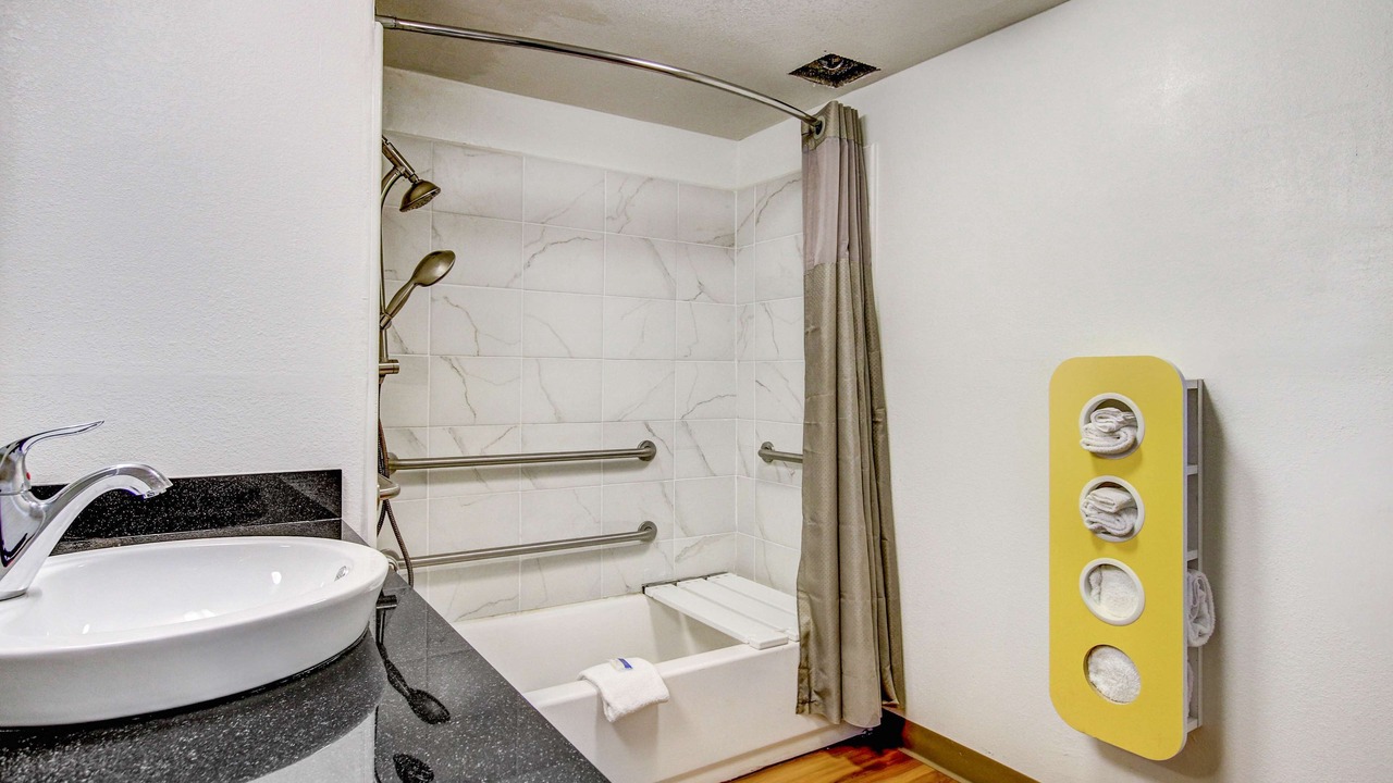 Photo of Bathroom in Lacy-Lakeview