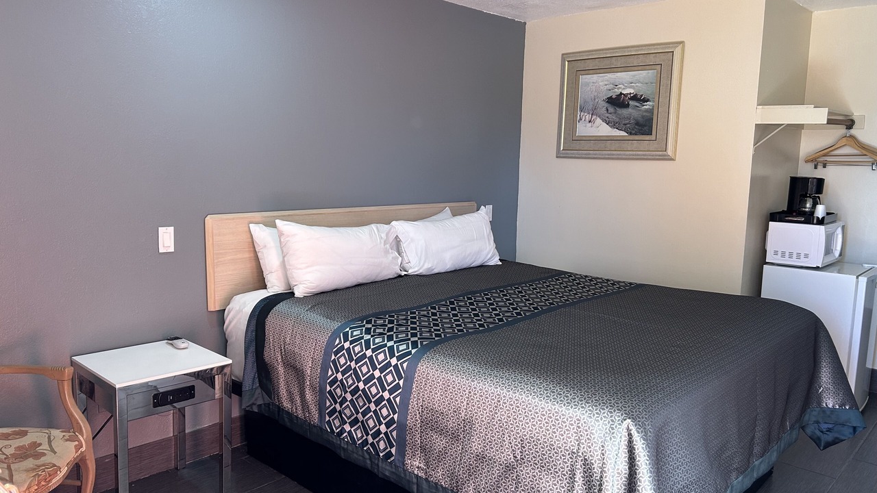 Photo of Bedroom in Victorville