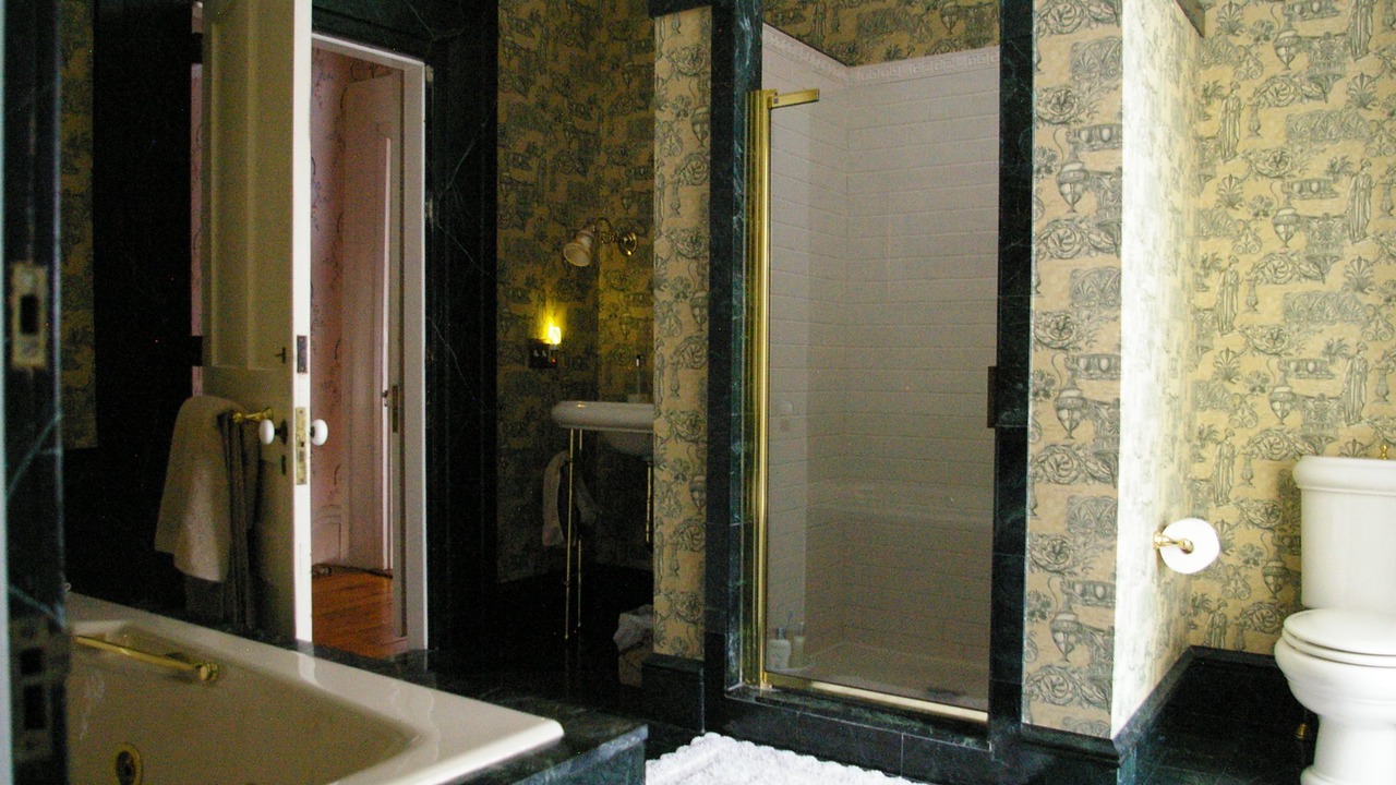 Photo of Bathroom in Halfmoon