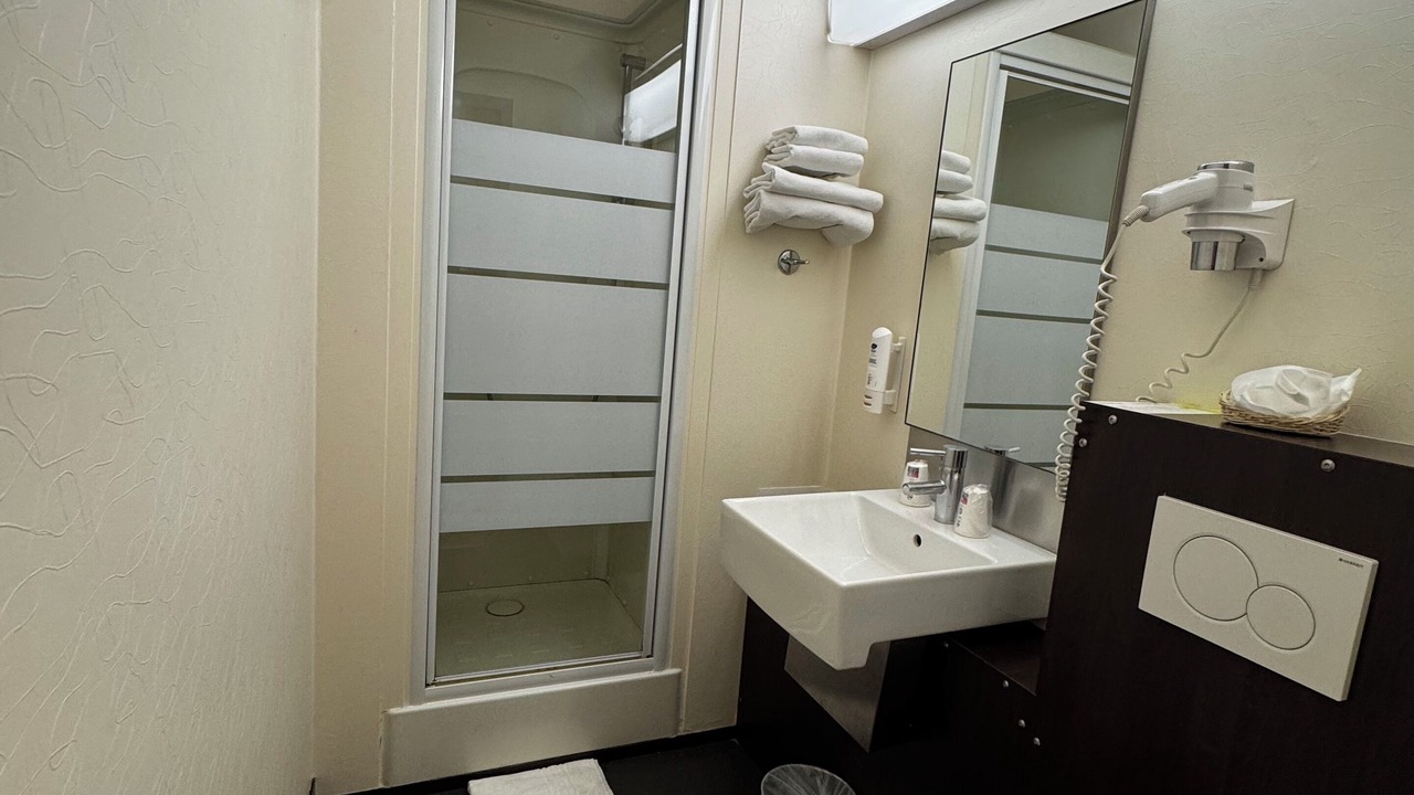 Photo of Bathroom in Maisons-Alfort